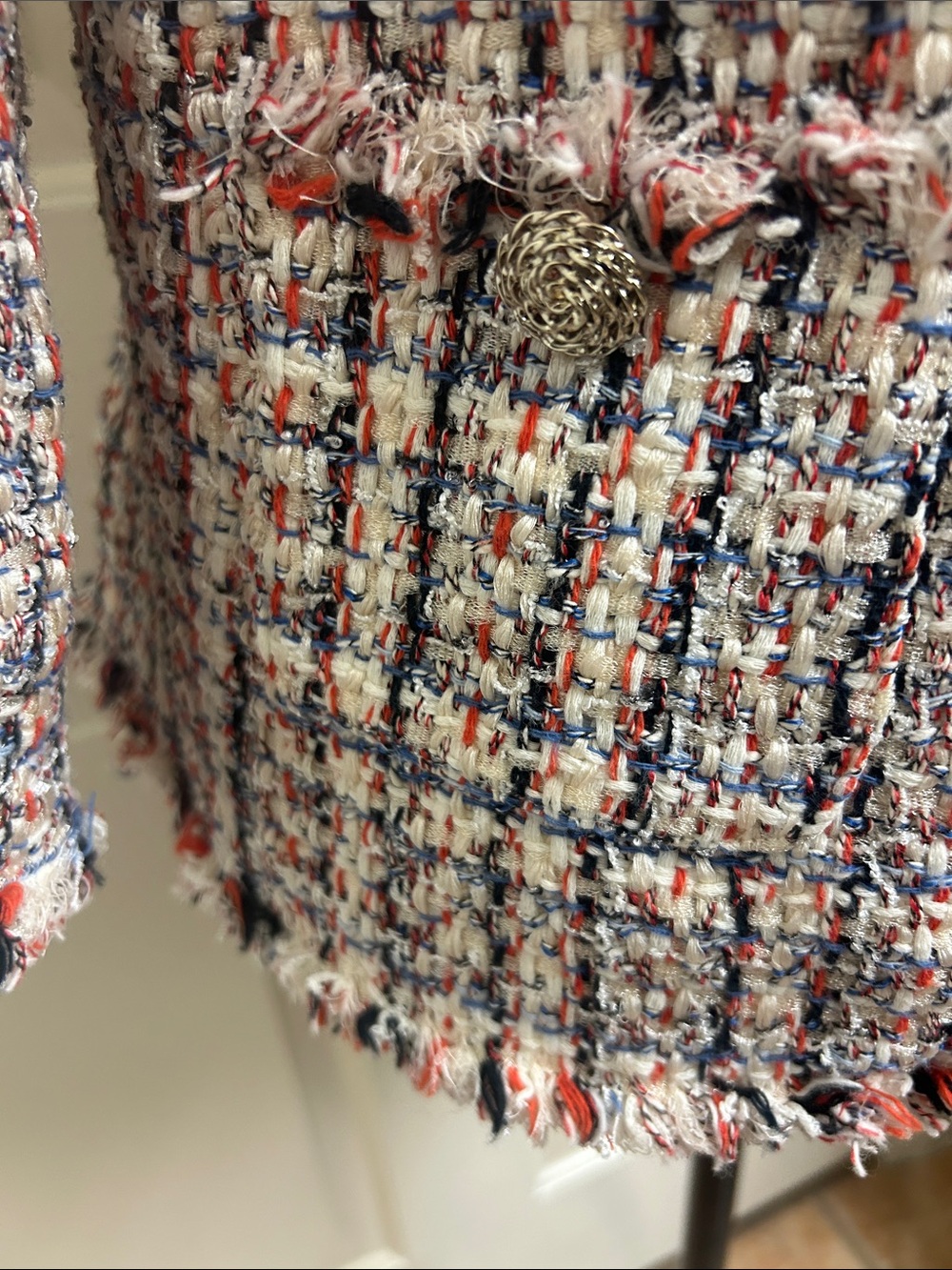 Anne Klein Tweed Frayed-Edge Jacket in Multi-Color, Size 10 - Picture 5 of 10